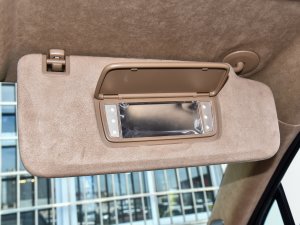 2023款2.0T 四驱铂金型黑钻版 六座 遮阳板（右）