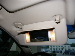 2010款3.0L 豪华版 遮阳板（左）