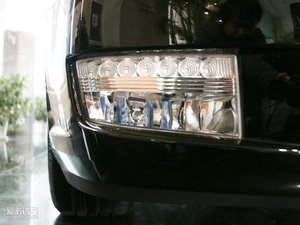 2010款3.0L 精英版 前雾灯