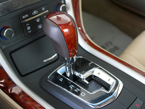 2011款2.0T 精英版 换挡杆