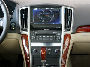 2011款2.0T 精英版 中控台