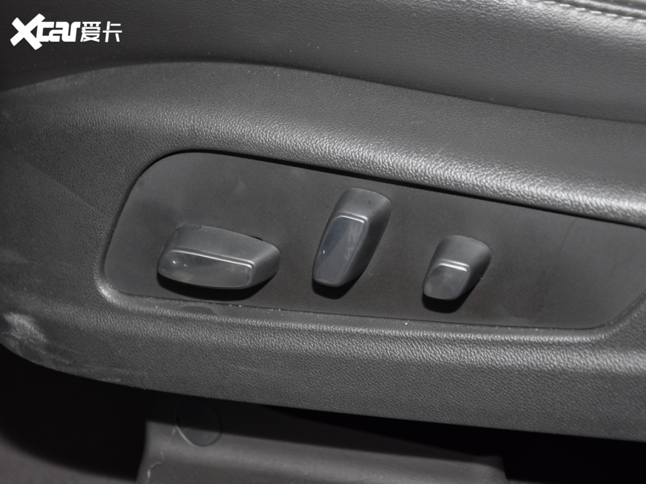 2025��P������XT6 2.0T ���������A���������