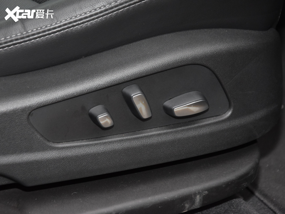 2025��P������XT6 2.0T ���������A���������