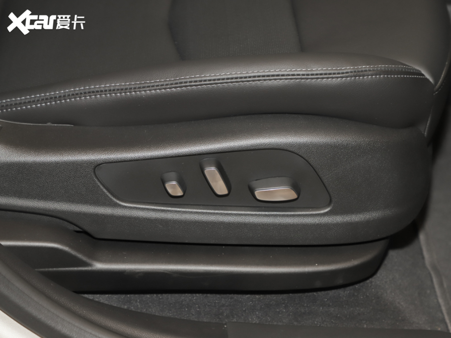 2025��P������XT6 2.0T ���������A���������