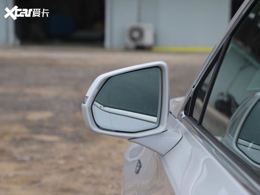 2025��P������XT6 2.0T ���������A���������