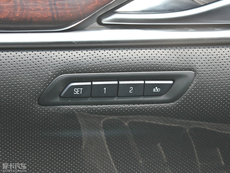 2013��P������XTS 28T ���A��