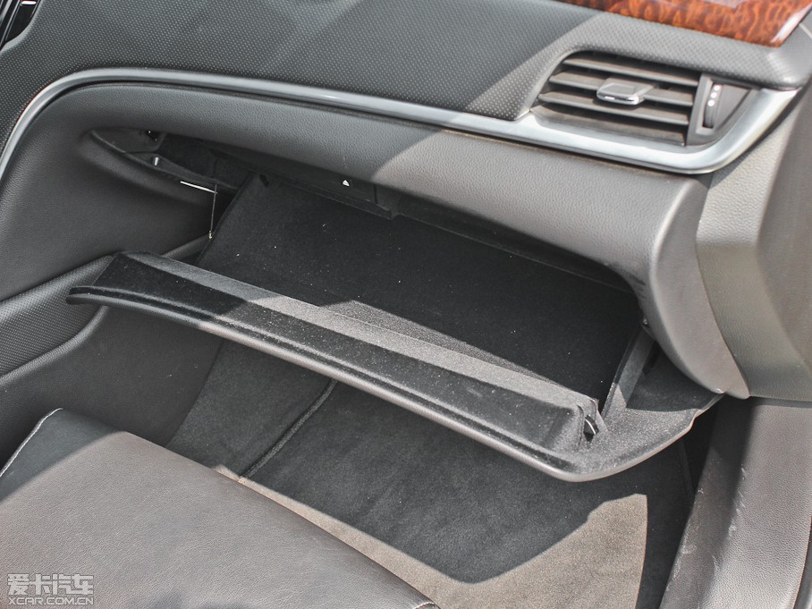 2013��P������XTS 28T ���A��