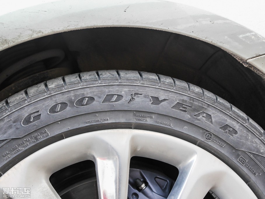 2013��P������XTS 28T �I�Ȱ�