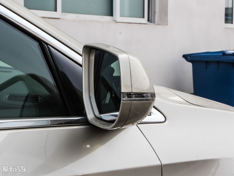 2013��P������XTS 28T �I�Ȱ�