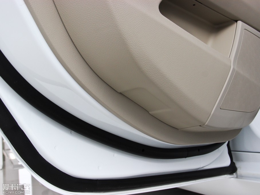 2014��P������XTS 28T ��Ӣ��