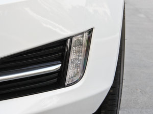 2014款25T 舒适型 前雾灯
