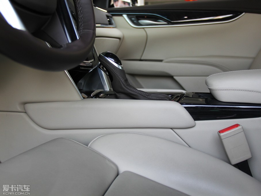 2015��P������XTS 28T �K���