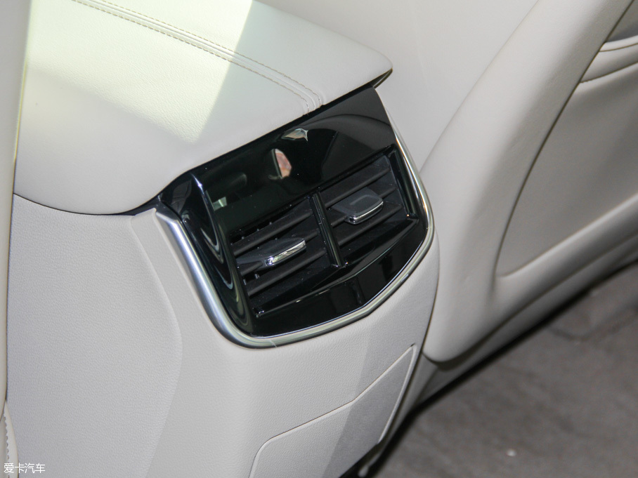 2015��P������XTS 28T ���m��