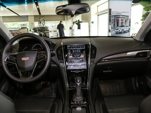 2017款28T 技术型 内饰全景