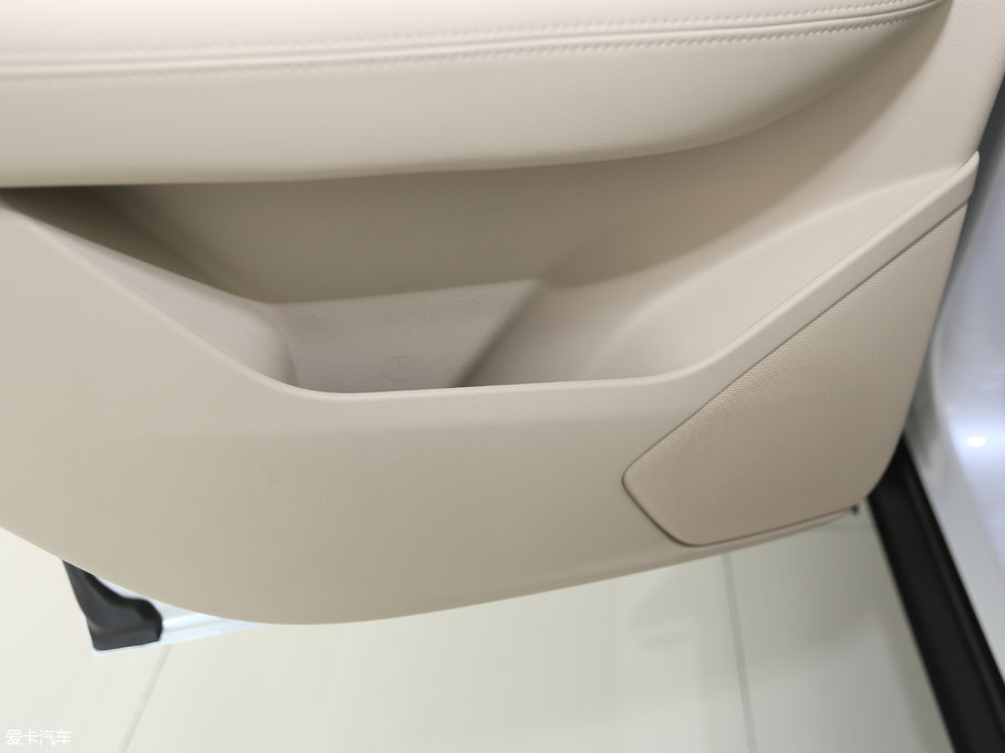 2017PXT5 c 28T (q)g(sh)