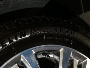 201828E (q)I(lng) ݆̥ߴ