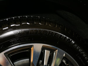 201828E (q)I(lng) ݆̥Ʒ