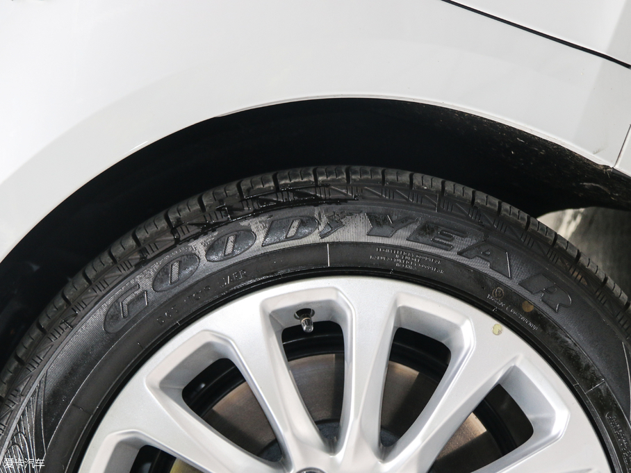 2018��P������XTS 28T ���A��