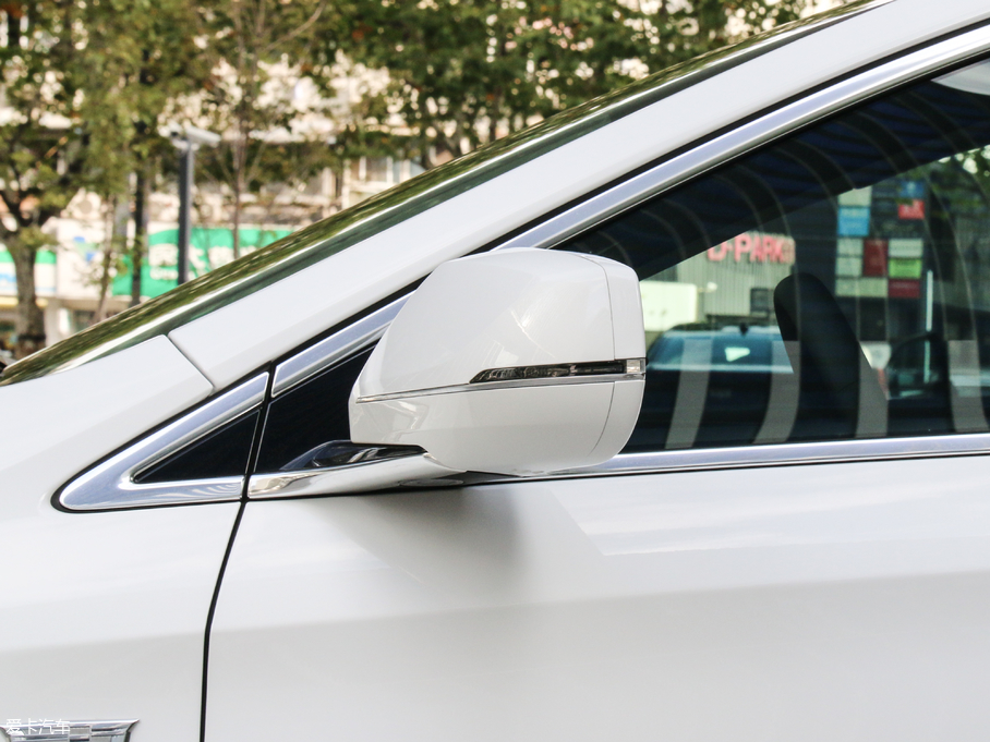 2018��P������XTS 28T ���A��