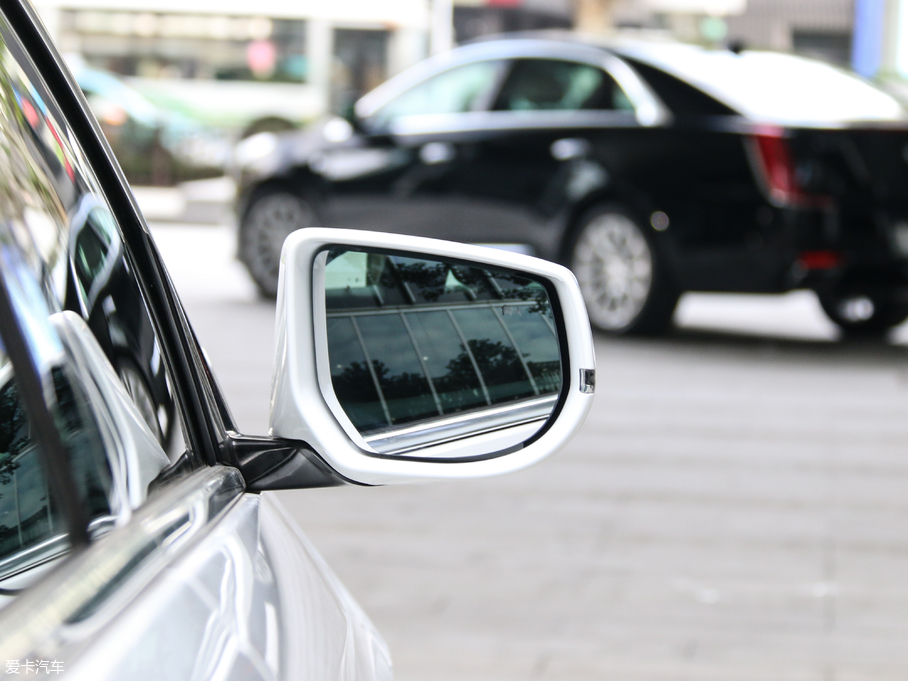 2018��P������XTS 28T ���A��