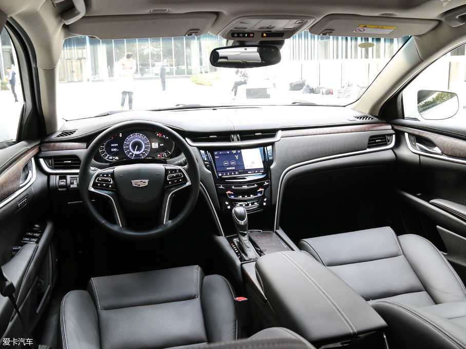 2018��P������XTS 28T ���A��