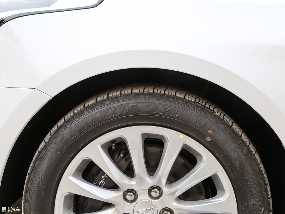 2018��P������XTS 28T ���A��