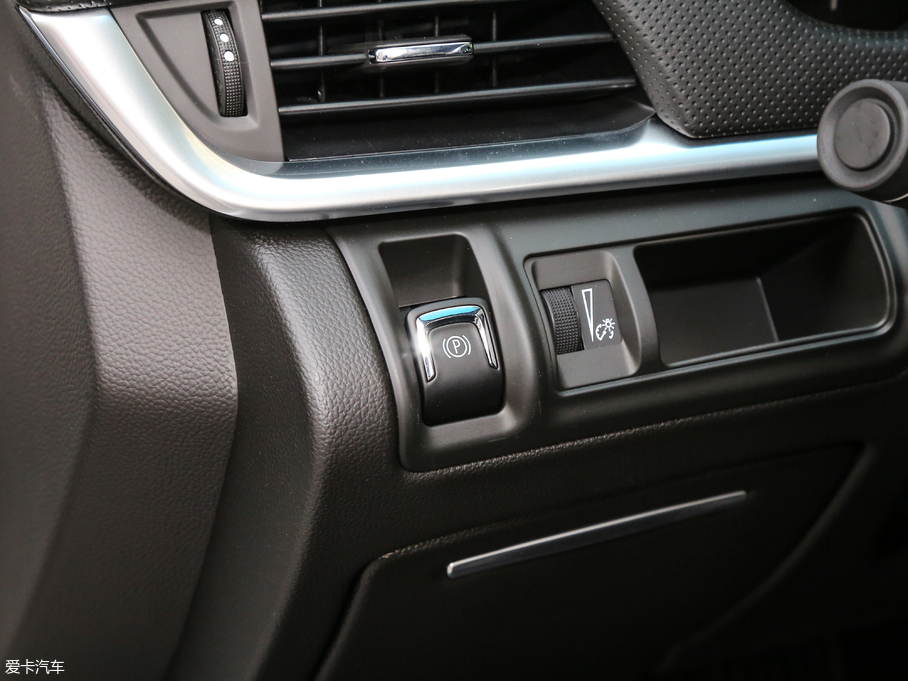 2018��P������XTS 28T ���A��