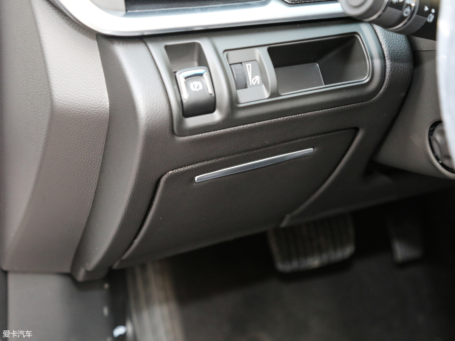 2018��P������XTS 28T ���A��