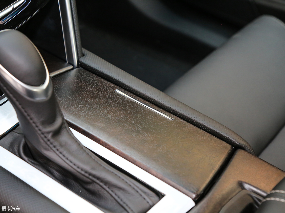 2018��P������XTS 28T ���A��