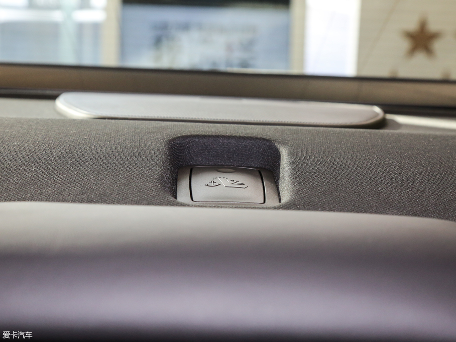 2018��P������XTS 28T ���A��