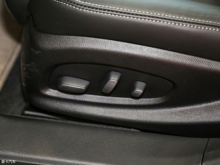 2018��P������XTS 28T ���A��