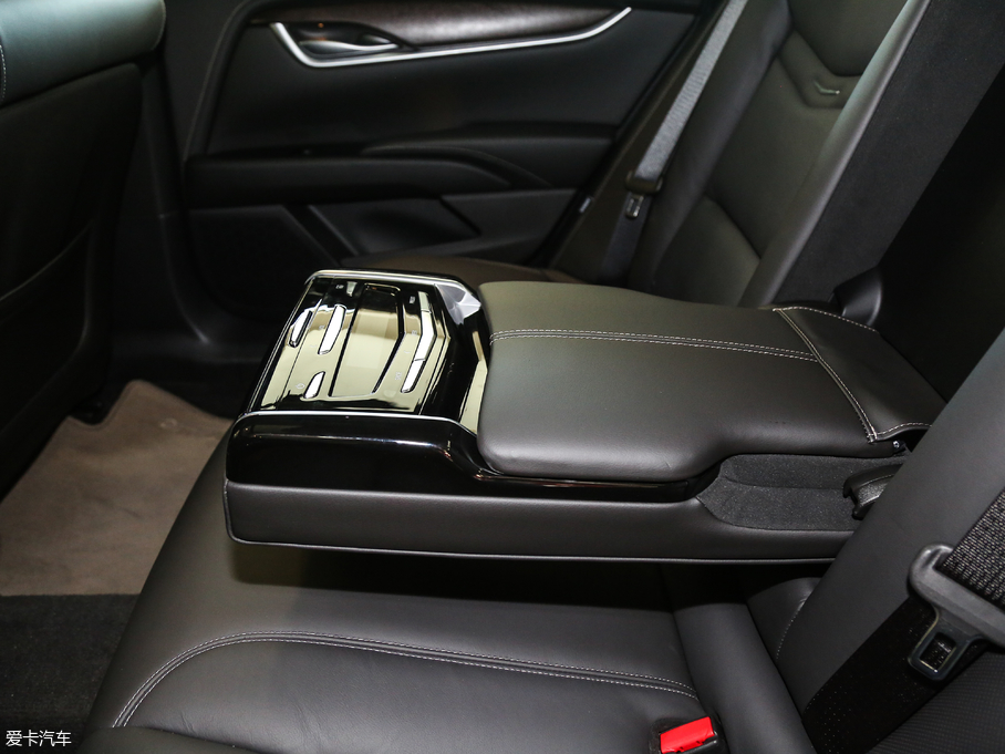 2018��P������XTS 28T ���A��