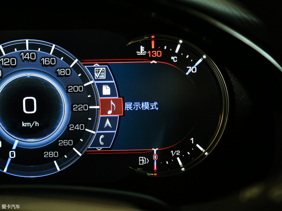 2018��P������XTS 28T ���A��