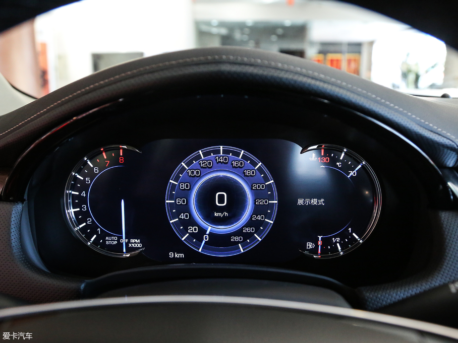 2018��P������XTS 28T ���A��