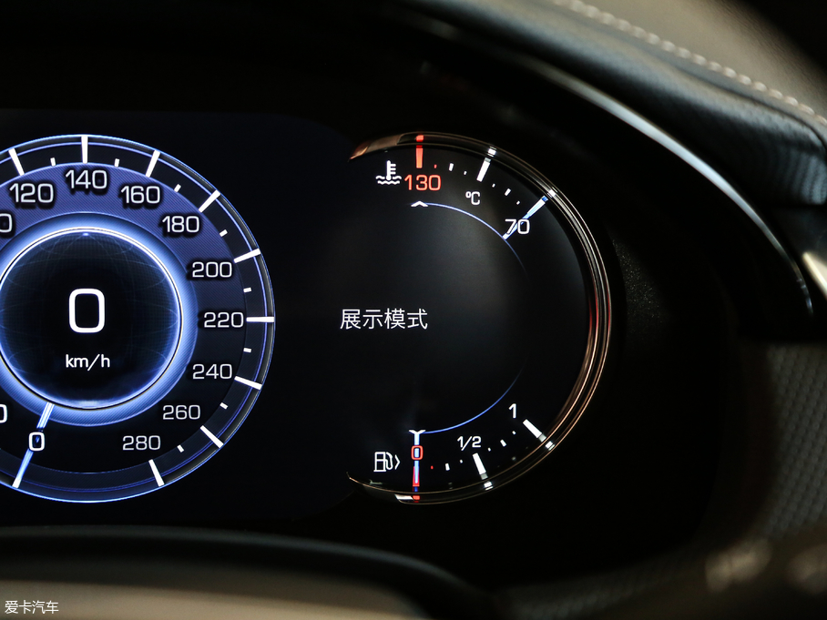 2018��P������XTS 28T ���A��