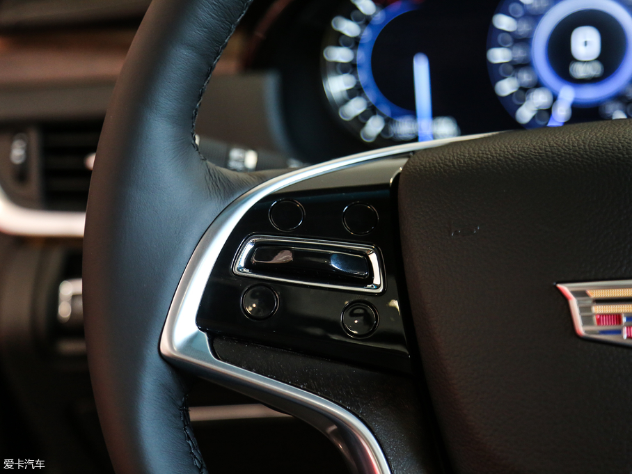 2018��P������XTS 28T ���A��