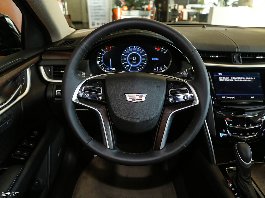 2018��P������XTS 28T ���A��