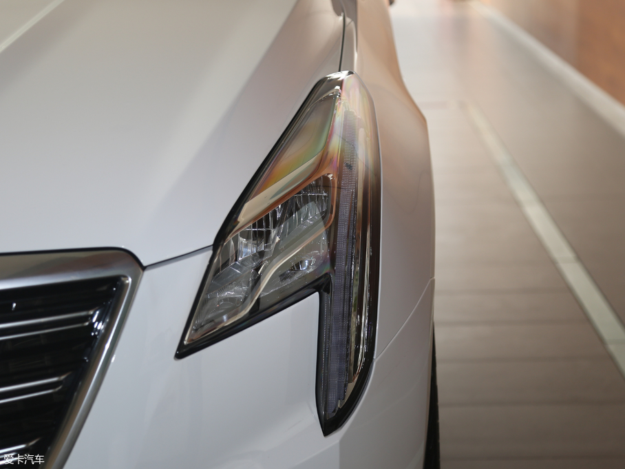 2018��P������XTS 28T ���A��