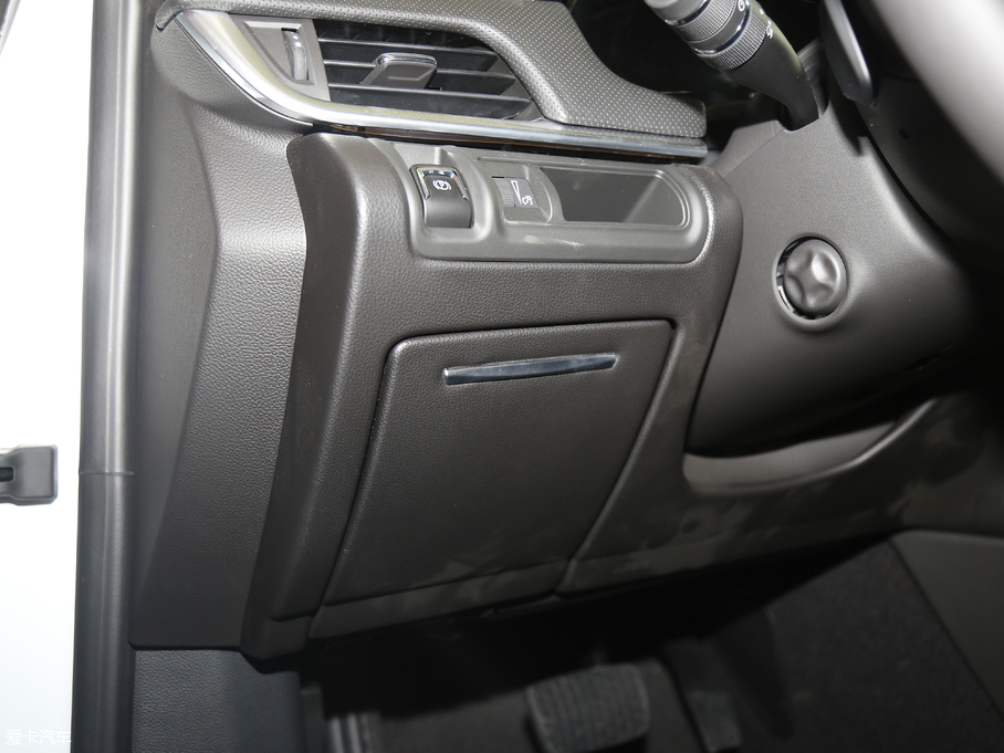 2018��P������XTS 28T ���A��