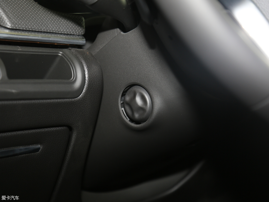 2018��P������XTS 28T ���A��