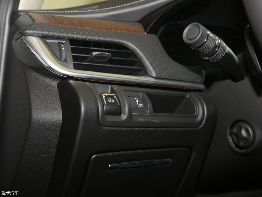 2018��P������XTS 28T ���A��