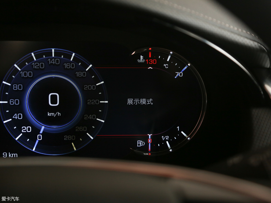 2018��P������XTS 28T ���A��