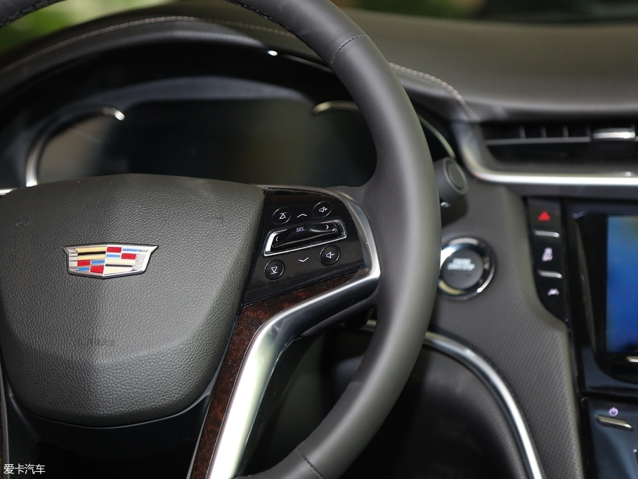 2018��P������XTS 28T ���A��