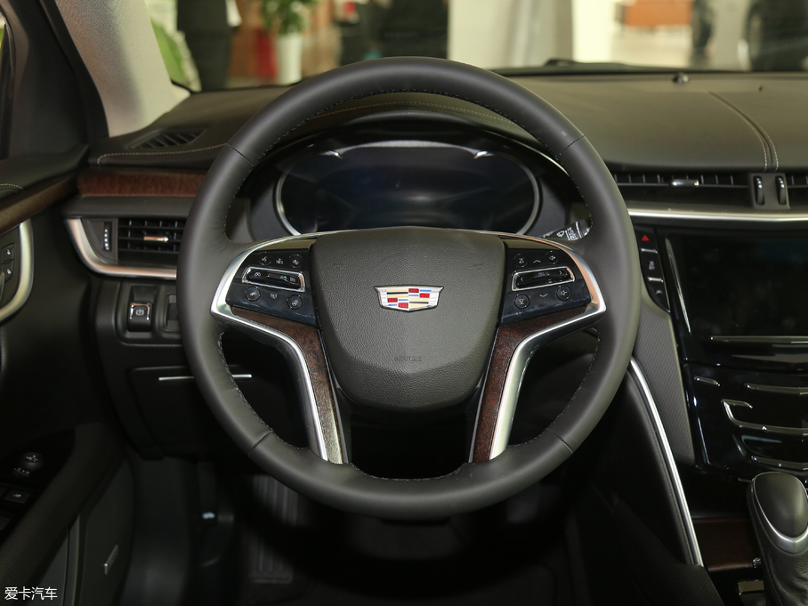 2018��P������XTS 28T ���A��