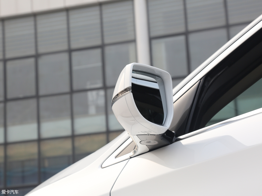 2018��P������XTS 28T ���g��