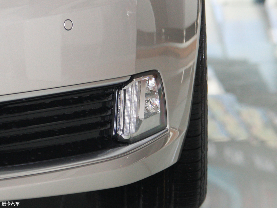 2018��P������XTS 28T ���A��