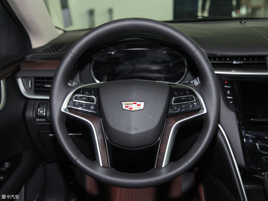 2018��P������XTS 28T ���A��