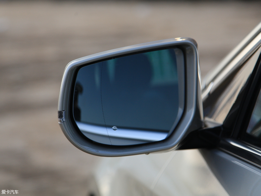 2018��P������XTS 28T ���g��