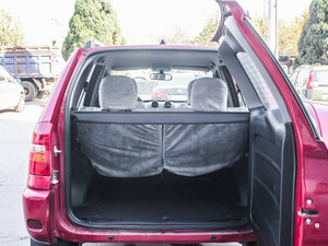 2013款1.6L 5门手动舒适版 行李厢空间
