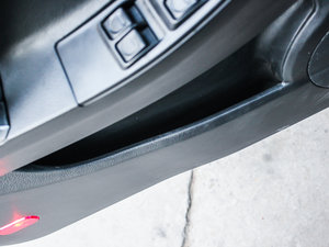 2013款1.6L 5门手动舒适版 前门储物空间